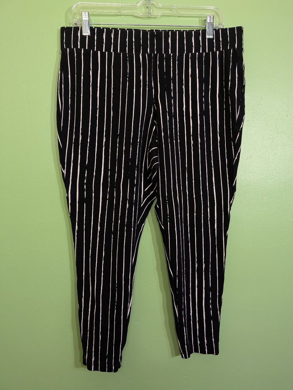 🖤 Disney Tim Burton’s The Nightmare Before Christmas Pinstripe Suit Set Sz 1/2 - Picture 10 of 15